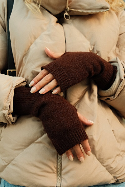 CHUBA Women's Knitwear Scarf & Beanie & Gloves Three-Piece Set Brown 26W5006