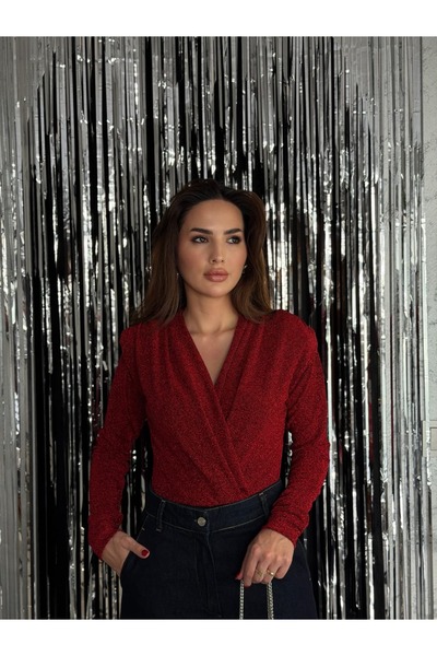 By Merve Darende Vatkalı Kruvaze Yaka Işıltılı Çıt Çıtlı Bluz