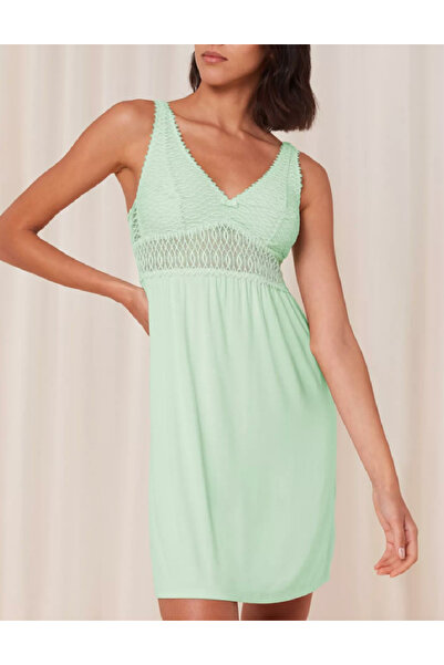 Triumph Nightgown, Green