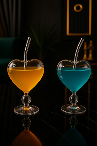 Gülümseten Avm Set of 2 Heart-Shaped Special Design Glass Cups with Transparent Straws Romantic Presentation