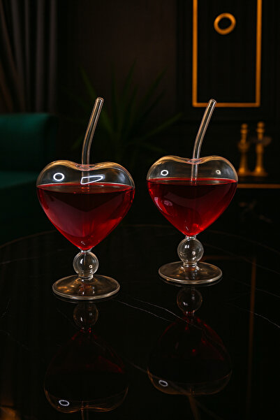Gülümseten Avm Set of 2 Heart-Shaped Special Design Glass Cups with Transparent Straws Romantic Presentation