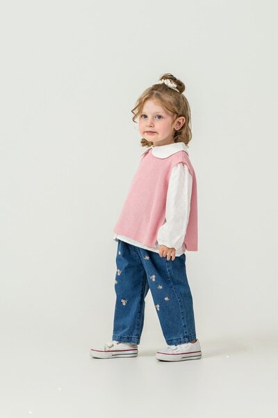 miabambim قميص مطرز بالبابونج وبنطلون جينز وسترة طقم للفتيات الصغيرات باللون ...