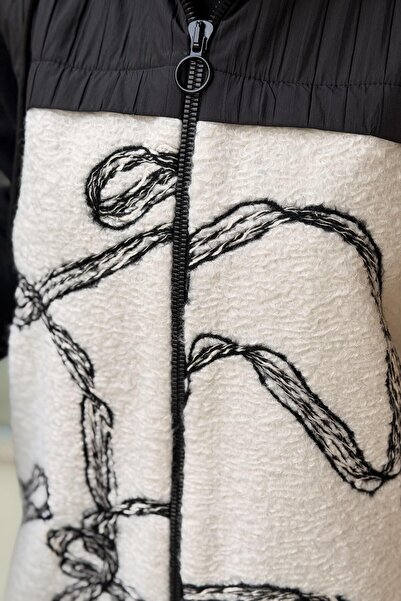 Ghisa Random Patterned Front Zipper Hooded Lamb Vest