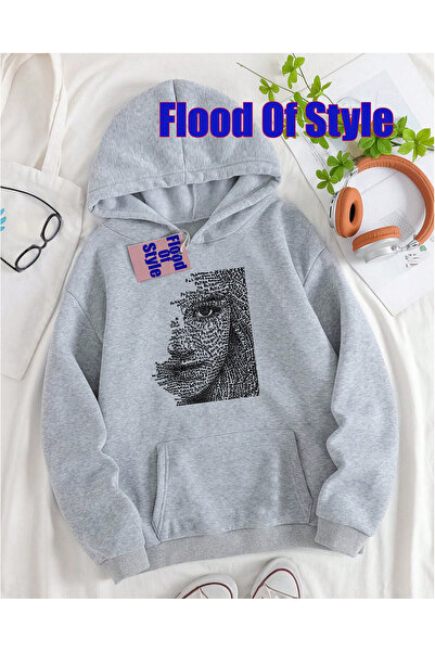 Flood Of Style Сива блуза с качулка с минималистичен принт на момиче на велос...