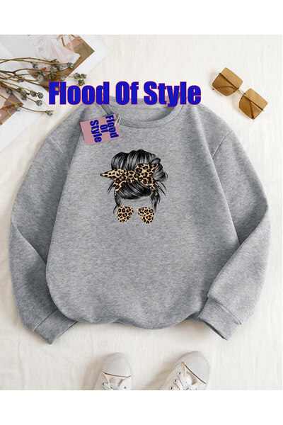 Flood Of Style Γκρι μινιμαλιστικό φούτερ με λαιμόκοψη με τύπωμα Biscuit