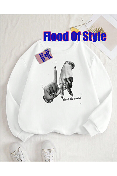 Flood Of Style Γκρι μπλουζάκι με μινιμαλιστικό γιακά με τύπωμα με δαχτυλίδια ...