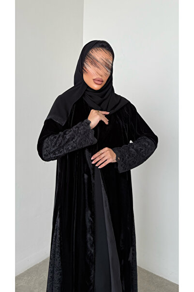 outline A black quarter-circle abaya with a blend of velvet and lace fabric.