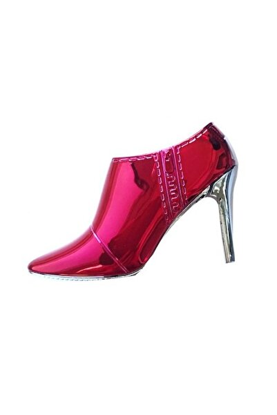 Ems Shoe-type lighter with a refillable, gas-powered heel