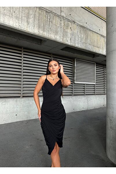 elbisereyonda فستان ساندي بتفاصيل مطاطية وأشرطة