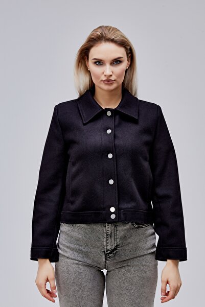 Bolivente Amelie Black Regular Cashmere Jacket with Snap Closure