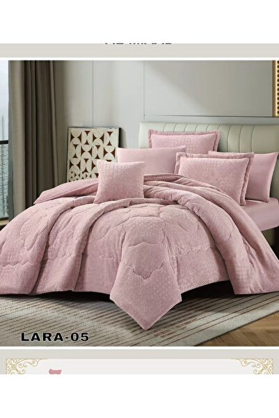 alzawia Lara Velvet Double Bedspread with a patterned design, ultra-soft texture, and a faux fur lining.
