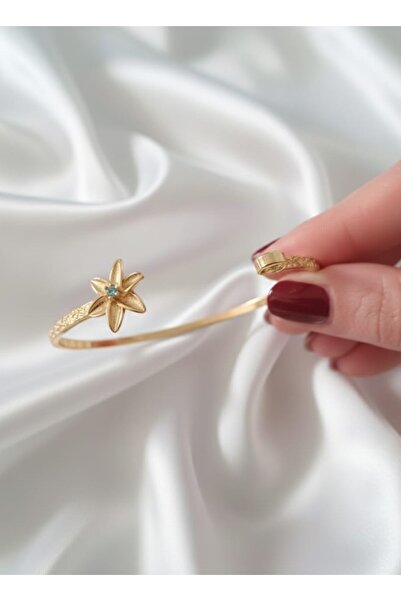 Süspüs Accessories سوار زهرة شهر الميلاد مع مشبك قابل للتعديل بلون ذهبي (مارس)