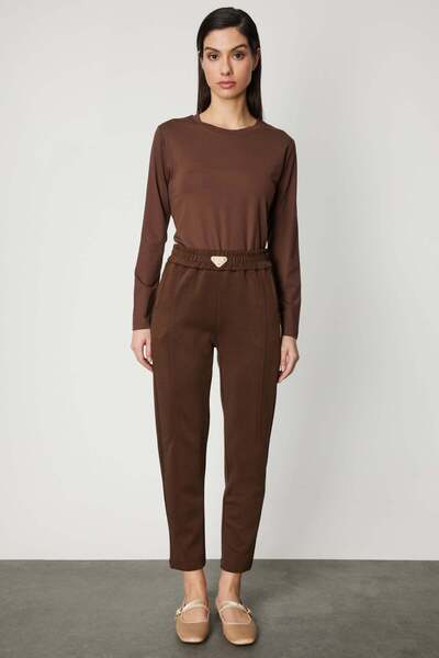 ON Slim-Fit Sweatpants with Accessories