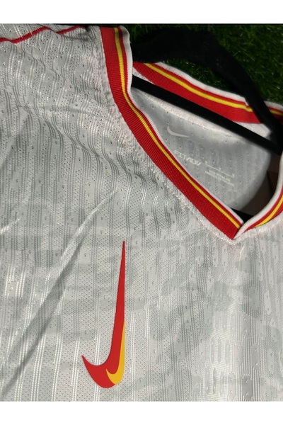 sports wave Liverpool's second shirt 24/25, player category