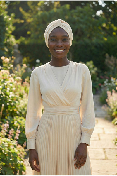 fidan bone Βραδινό φόρεμα τουρμπάν με επένδυση από γκλίτερ σε μπεζ χρώμα, έτοιμο για χρήση