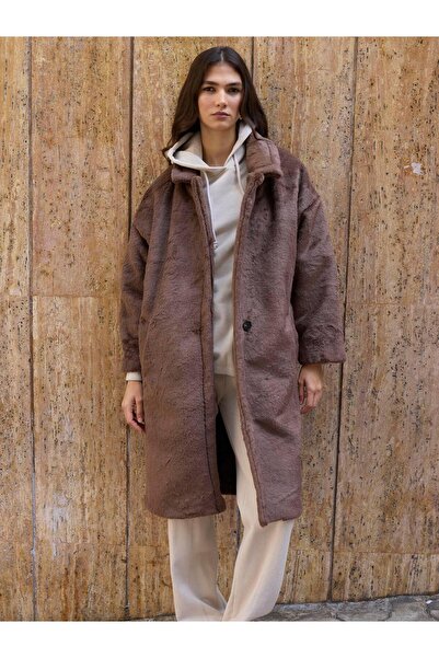 Betül Nayir Oversized Plush Coat - Mink
