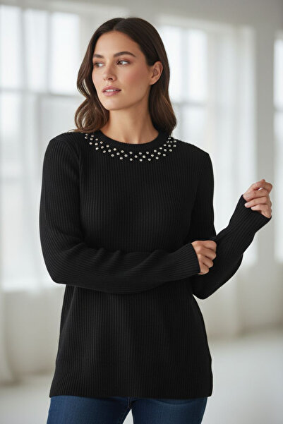 OEM Women's black sweater with elegant applications