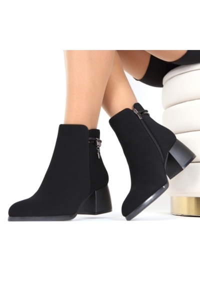 Vanna Black ankle boots with heels