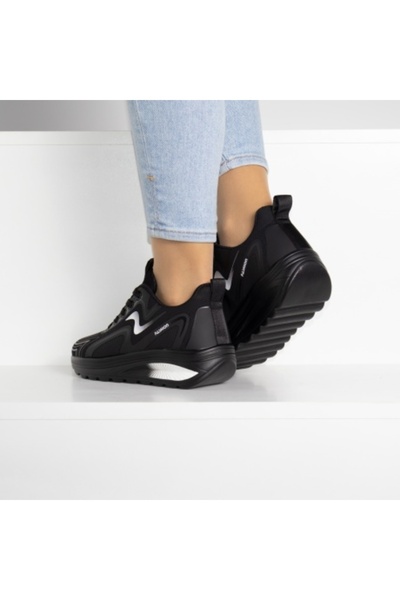 LAMORA Lightweight White and Black -Leather Sneakers