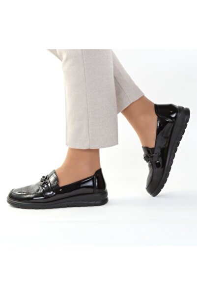 LİORİS Black Patent Low-Heel Shoes