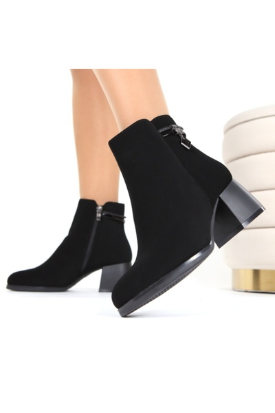 Vanna Black ankle boots with heels