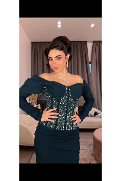 NALA FASHION Luxurious evening dress in a dark teal green color