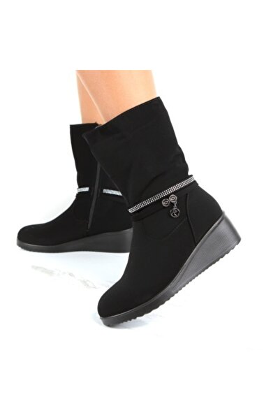 Nolis Black Fur-Lined Boots