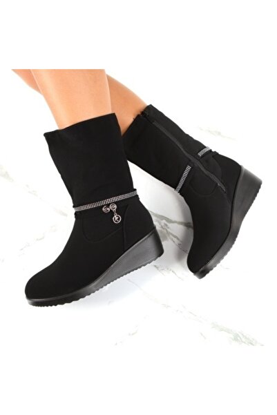 Nolis Black Fur-Lined Boots