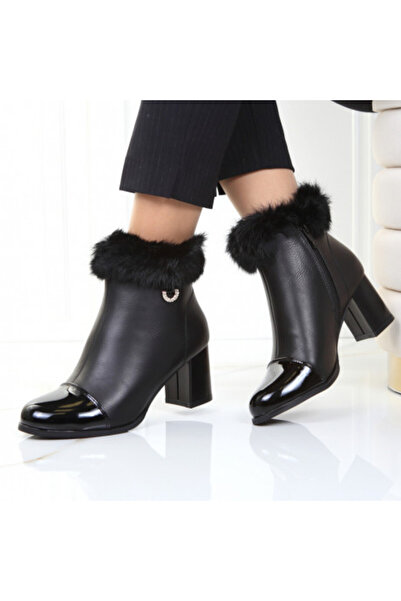 carma Black ankle boots