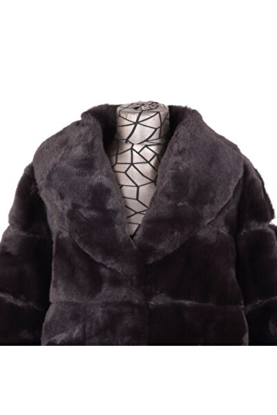 deri Gray faux fur coat