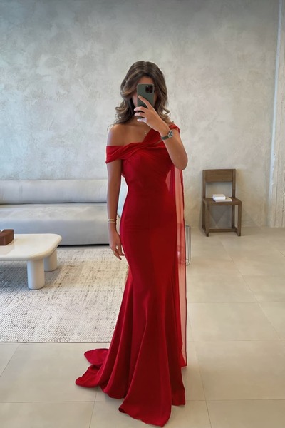 Generic Elegant red mermaid dress with an off-shoulder design and draped details (Off-Shoulder Mermaid Dress)