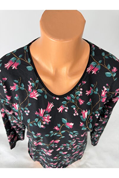 YAŞAR TRİKO Women's Black Floral Patterned U-Neck Long Sleeve Side Slit Suede Mother Combed Cotton T-Shirt