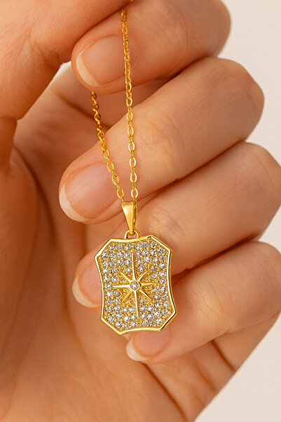 Lanuna قلادة ذهبية مرصعة بحجر الزركون على شكل نجمة