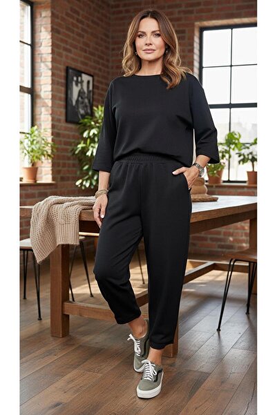 Curly Black Knitted Creepe Carrot Pants