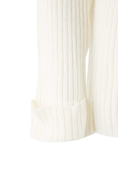 Trendyol Curve Ecru Soft Textured Mock Neck Knitwear Cardigan Tbbaw26Av00030