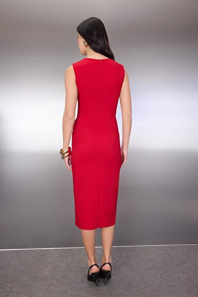 Trendyol Collection Червена рокля с колан и детайли от тъкан TWOAW26EL00073