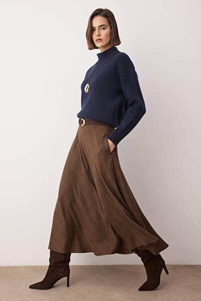 Trendyol Collection Fusta lungă maxi țesătă în carouri maro, în formă de clopotă, cu volan, TWOAW26ET00165