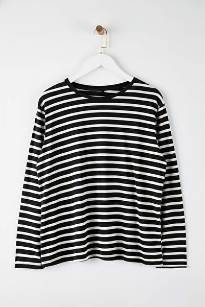 Trendyol Curve Black Striped Regular/Normal Fit Basic Crew Neck Knitted T-Shirt Tbbaw26Bf00003