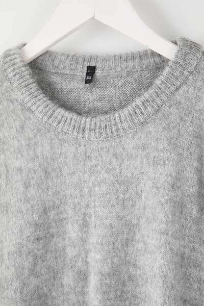 Trendyol Curve Wardrobe Essentials Gray Soft Textured Wide Fit Basic Knitwear Sweater Tbbaw26An00066