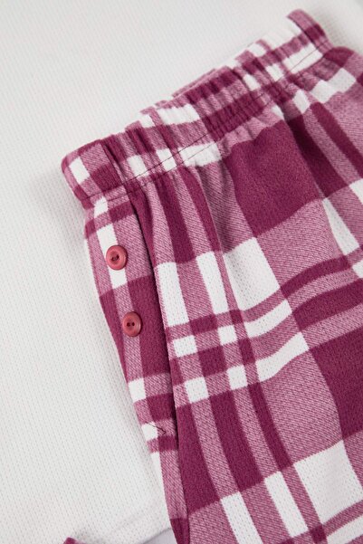 Trendyol Curve Ecru-Burgundy Plaid Zippered Soft Winter Waffle Knitted Pajamas Set Tbbaw26Ai00048