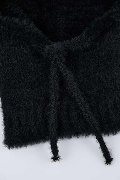 Trendyol Collection Μαλακό πλεκτό μπαλακλάβα με μαύρο κορδόνι που τυλίγει το κεφάλι