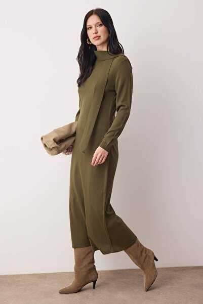 Trendyol Modest Φόρεμα πλεκτό με λεπτομέρεια χακί κασκόλ TCTAW26EB00066