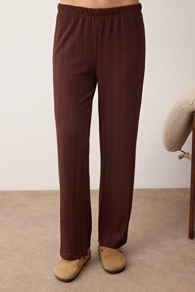 Trendyol Collection Braunes, einfarbiges Camisole-Strickpyjama-Set THMAW26PT00093