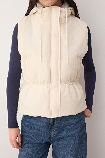 Trendyol Collection Екрю Регулярний фасон Трикотажний капюшон Деталізований надувний жилет TWOAW26YE00023