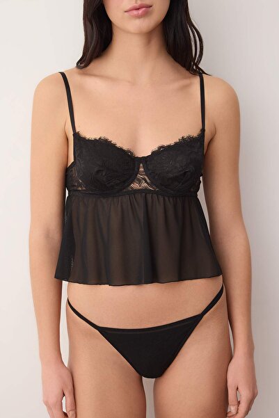 Trendyol Collection Schwarzes, detailliertes, körperschmeichelndes Strickunterwäsche-Set aus Tüll und Spitze THMAW26CC00005
