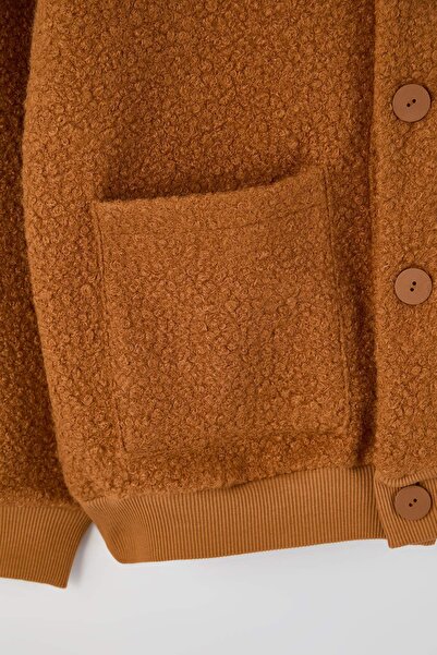 Trendyol Collection Camel oversized / Χοντρή ζακέτα με κουμπιά με λαιμόκοψη σε σχήμα V TMNAW26HI00004