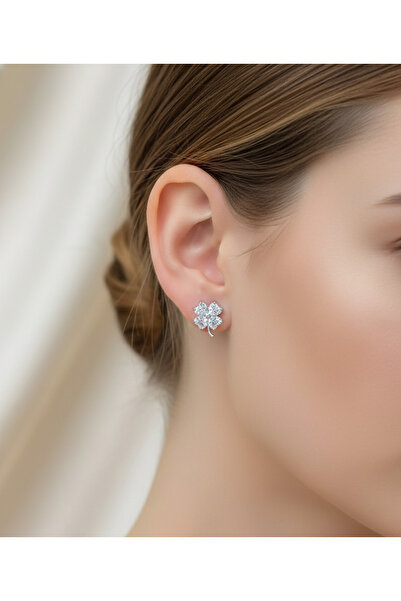 lpsankara Yonca Motif Kütle Taşlı Gümüş Küpe