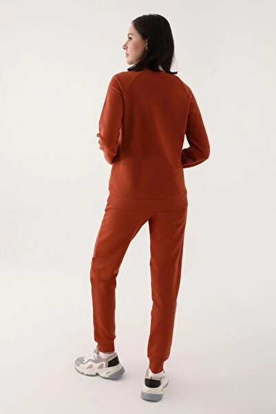 Arnetta Γυναικείο σετ αθλητικής φόρμας σε απλό στυλ σε σκούρο καφέ χρώμα