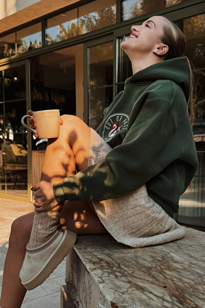 Le'sluette shadow of style Women's Out of Nuts (Squirrel) Embroidered Relaxed Karyoka Stitched Hooded Sweatshirt Khaki