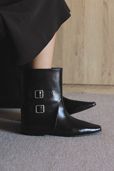 LUTVELIZADE Boots 2528 - Black Women's Boots with Double Buckle and Gaiter Detail